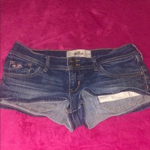 Tiny hollister Jean shorts